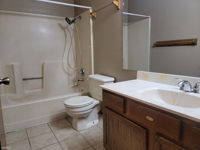 Building Photo - 2 br, 1 bath Duplex - 1520 East Galena Street
