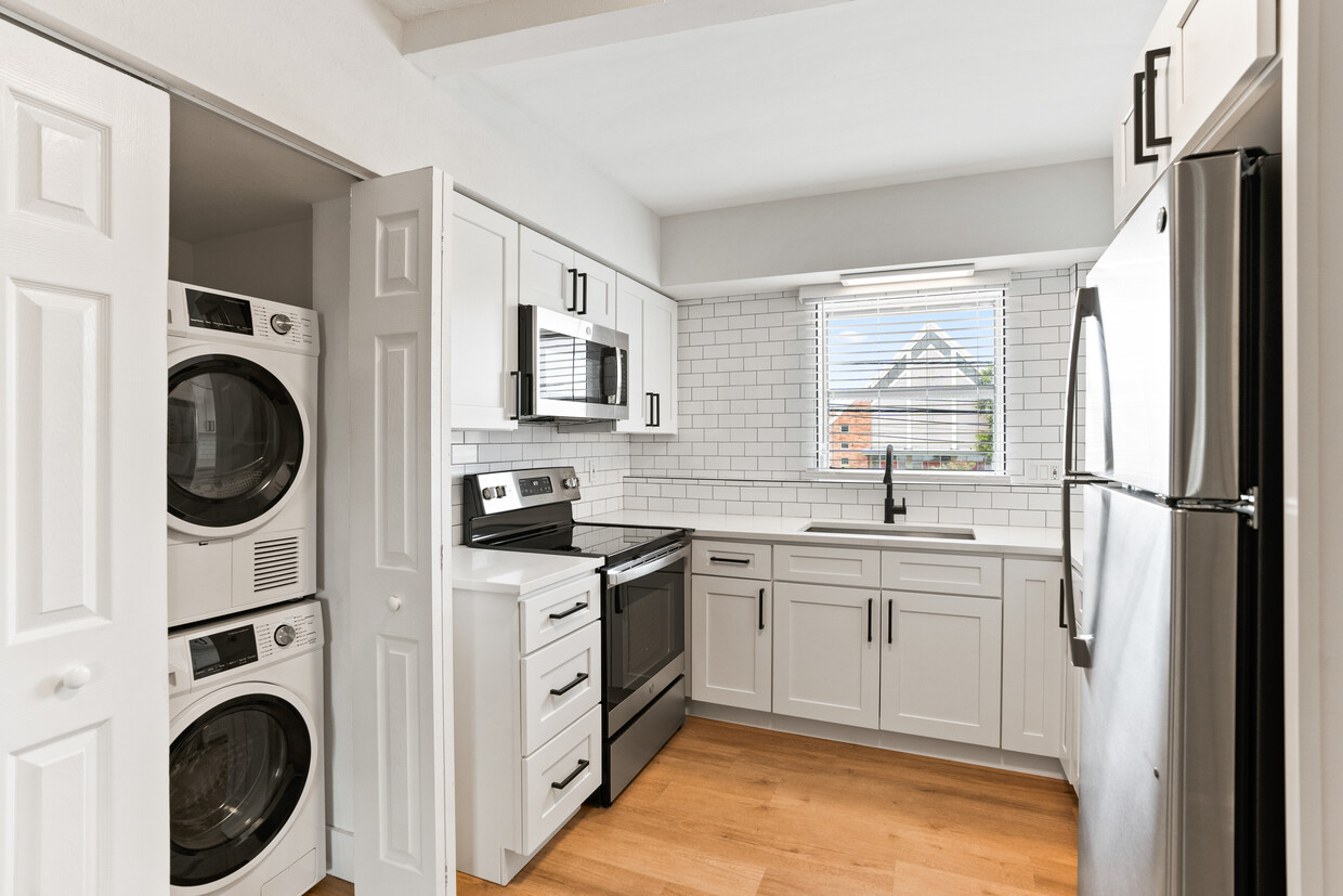 Foto principal - 300 S Nimbus Ave