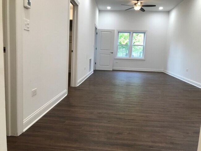 Building Photo - 1818 N Kimball Ave