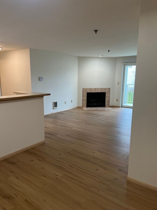 Foto del edificio - Beautifully Maintained condo Renton!