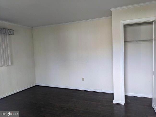 Building Photo - 137 Holden Dr