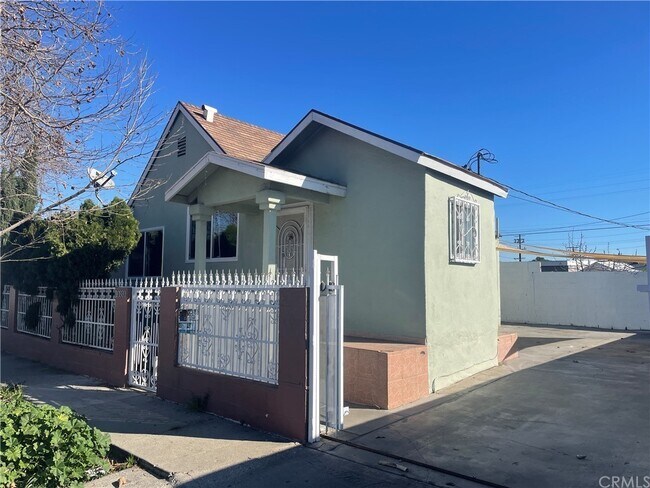 Building Photo - 10310 Kalmia St