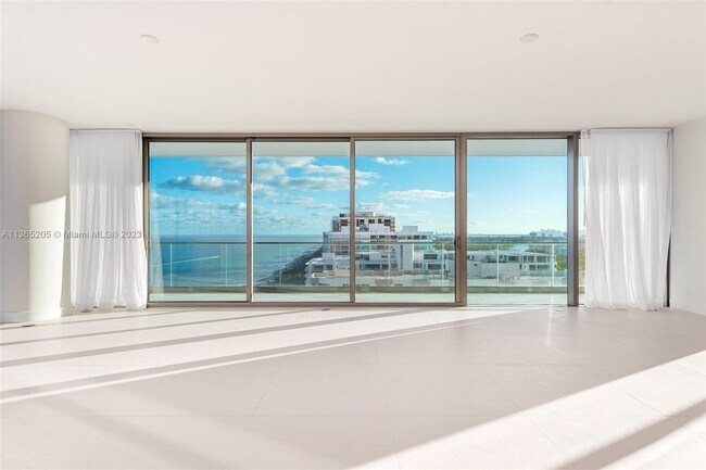 Foto del edificio - 10201 Collins Ave