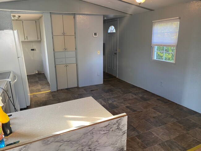 Foto del edificio - 13190 Hoosier Dr