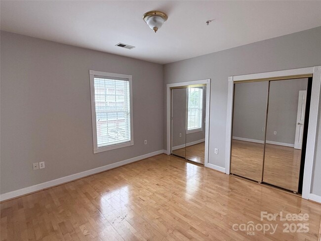 Foto del edificio - 9020 Meadow Vista Rd
