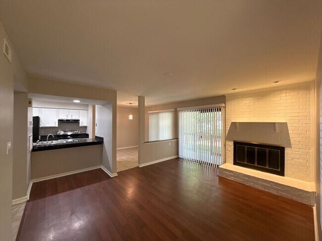 Foto del edificio - T.R. Lawing Realty Property