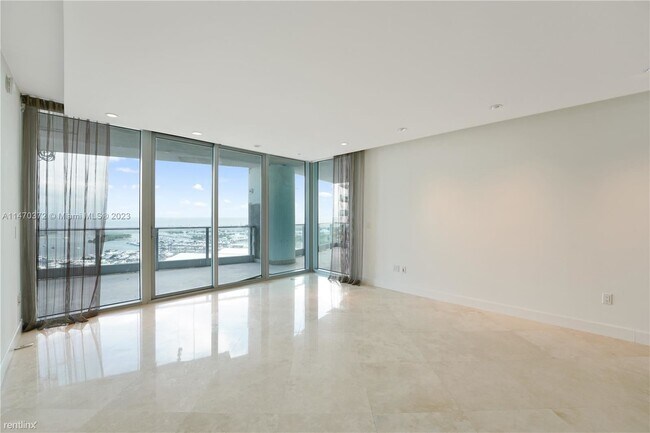 Building Photo - 2 br, 2.5 bath Condo - 2627 S Bayshore Dr ...