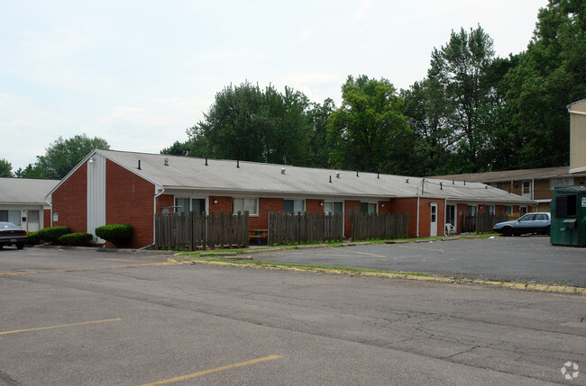 Building Photo - Laskey Manor