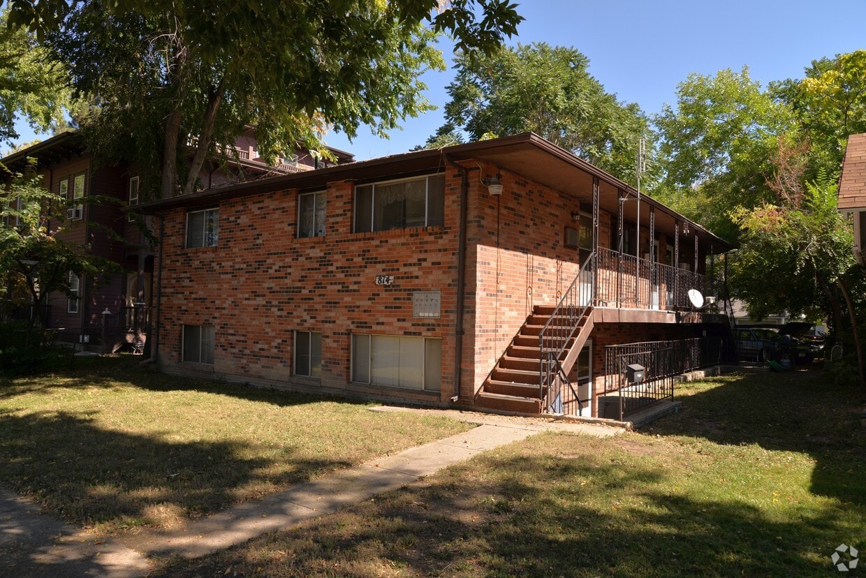 814 Kimbark St, Longmont, CO 80501 Apartments in Longmont, CO