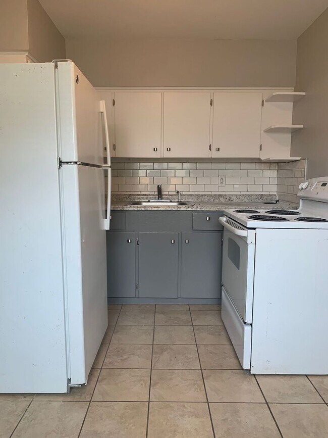 Building Photo - Modest 3BR/2BA home in Northeast Gulfport