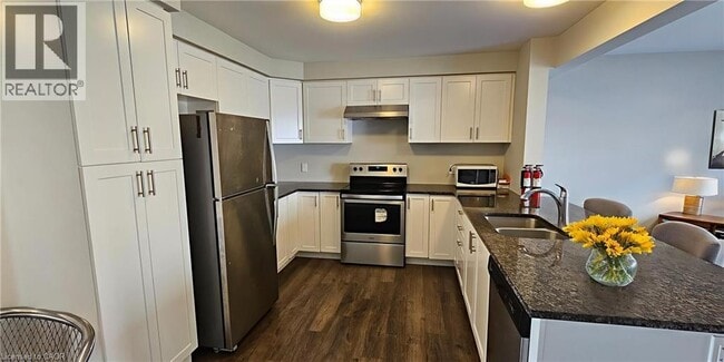 Building Photo - 29 Nieson St