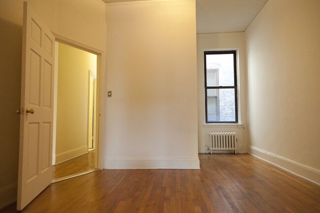 Building Photo - 425 W 57th St