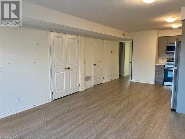 Building Photo - 235 Chapel Hill Dr