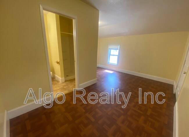 Foto del edificio - 2117 N Ilion Ave