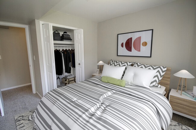 Bedroom - Heritage Park East