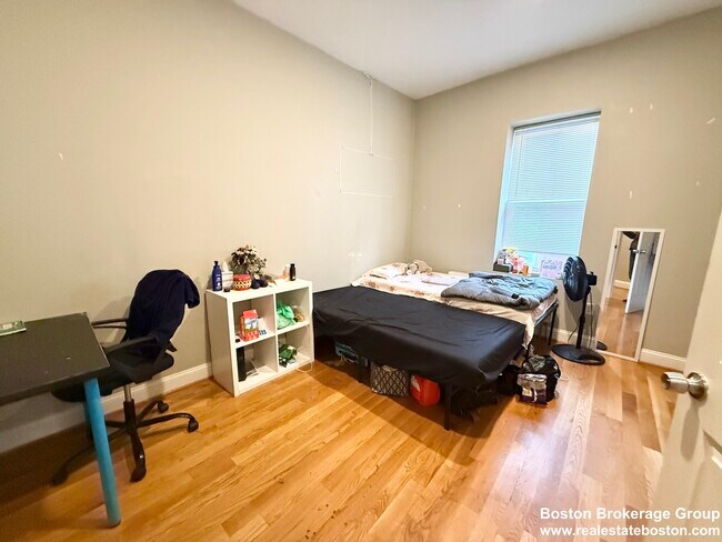 Foto del edificio - 301-305 Dudley St. Unit 3