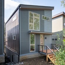 Building Photo - 3060 Edwin Cir