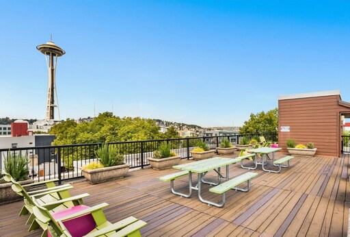 Foto del edificio - Beautiful condo w/garage space in desirable Belltown! Available 6/10/2026!