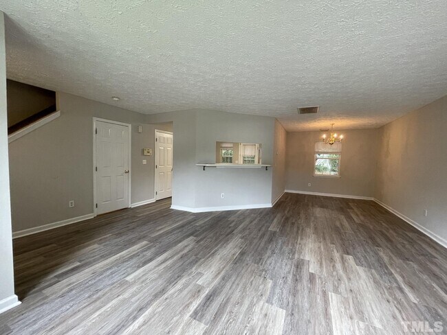 Building Photo - 2220 Springhill Ave