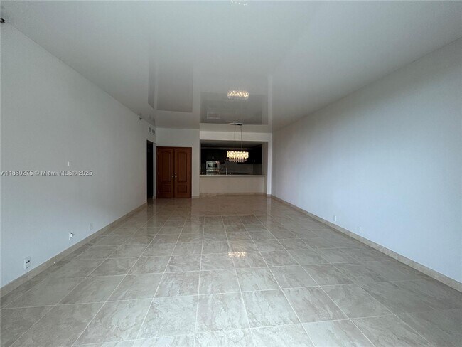 Foto del edificio - 251 Crandon Blvd