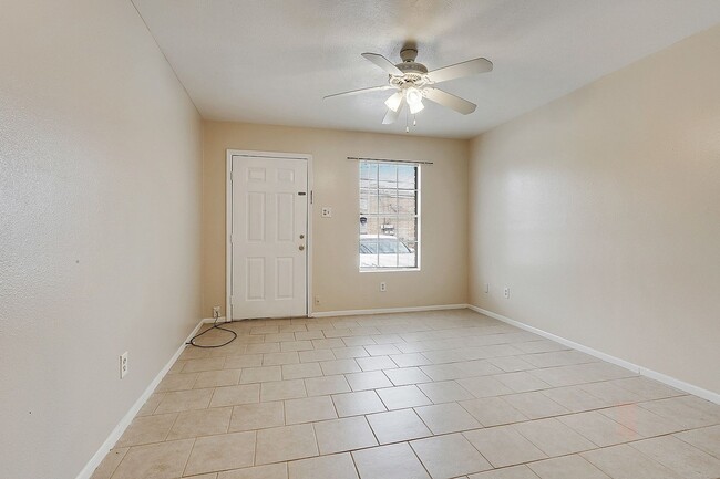 Building Photo - Nicely Renovated 1Bd in Metairie Off W. Na...