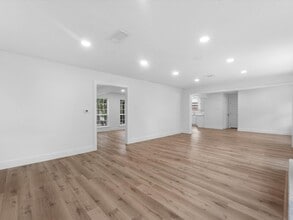 Building Photo - 9414 Stockport Dr