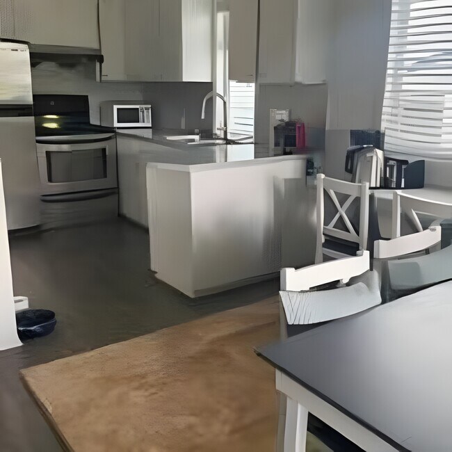 Photo du bâtiment - 2138 13th Av W