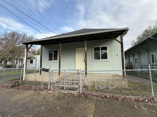 Foto del edificio - 328 SE Lane Ave