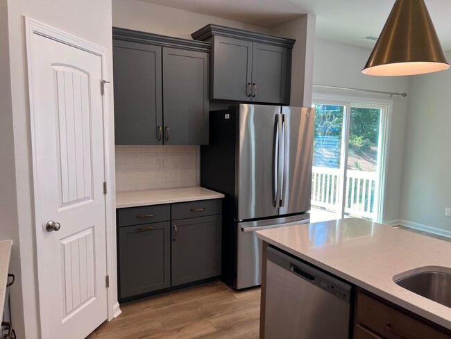 Building Photo - Renaissance at White Oak