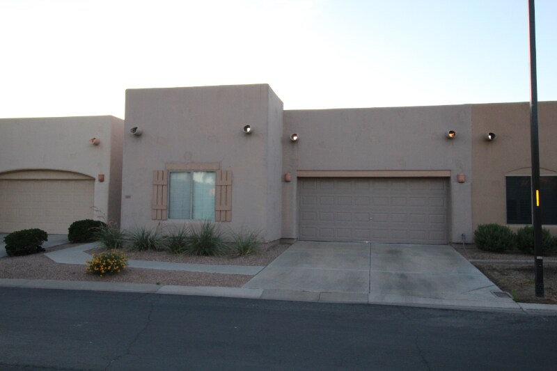 Foto principal - 440 S Val Vista Dr