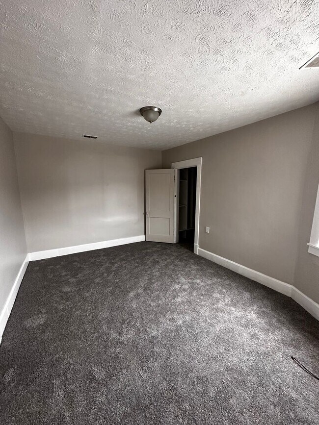 Foto del edificio - 507 Harmony Ave