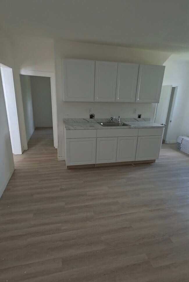 Foto del edificio - 520 E Plum St