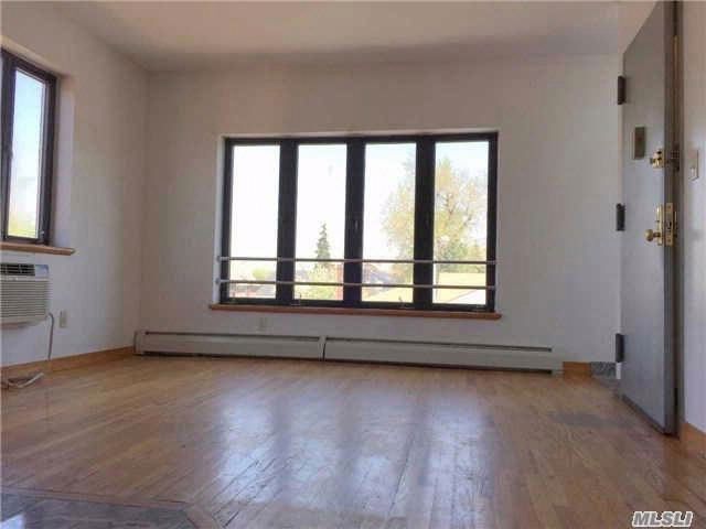 Foto del edificio - 16512 Crocheron Ave
