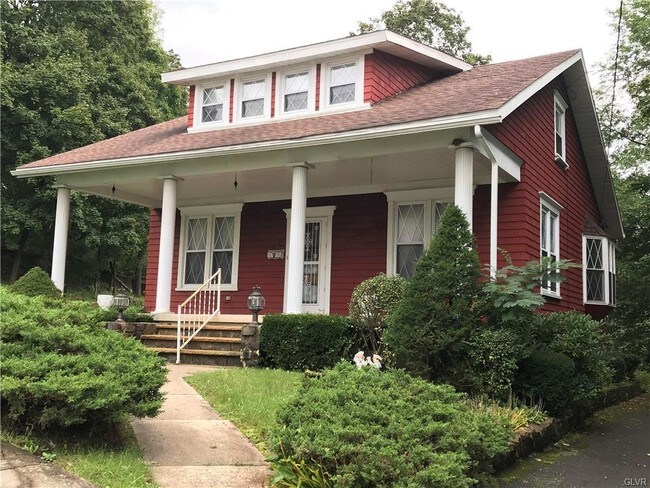 714 Center St Jim Thorpe Pa 18229 House For Rent In Jim Thorpe Pa Apartments Com