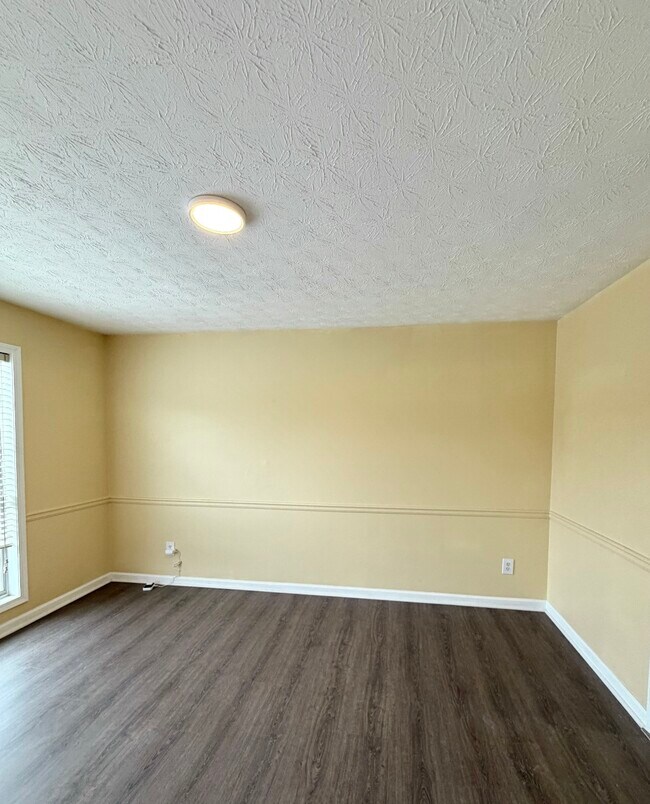 Foto del edificio - 1025 Eagle Pointe Dr NW