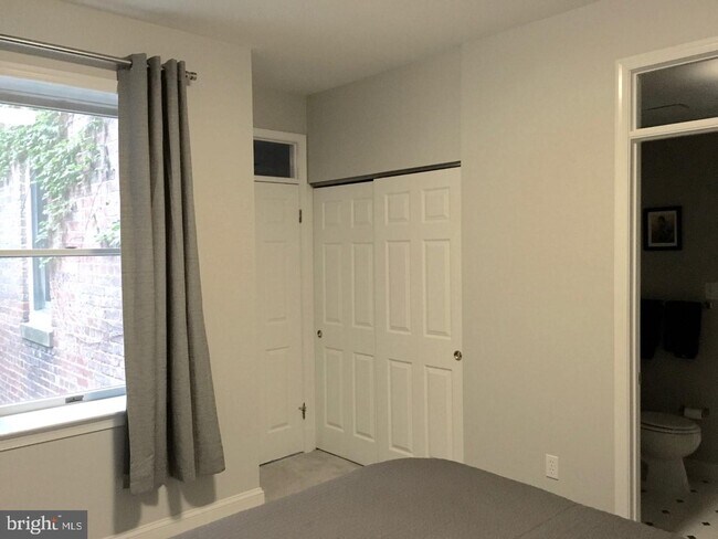 Foto del edificio - 1635 R St NW