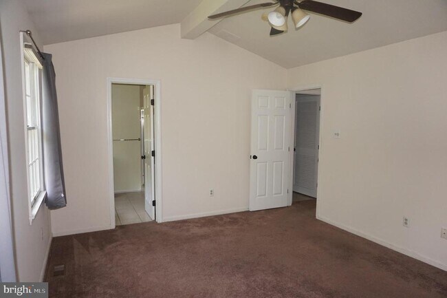 Building Photo - 19 Shady Brooke Ln