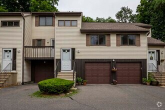 Building Photo - 1 Oak Frst Dr
