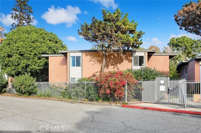 Foto principal - 23302 Marigold Ave