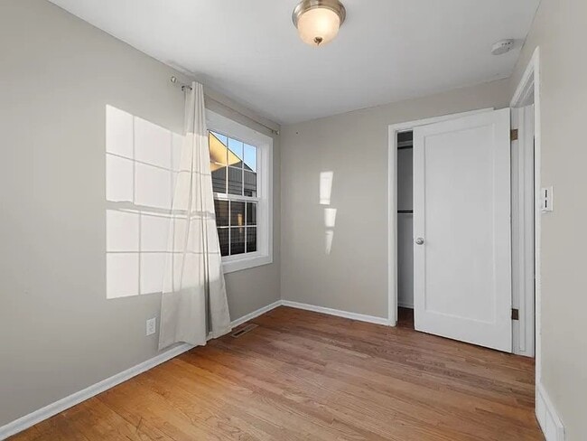 Building Photo - 5707 N Lindeke St