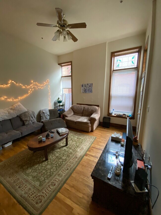 Foto del edificio - 907 W Grace St