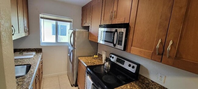 Foto del edificio - 2643 NE 8th Ave