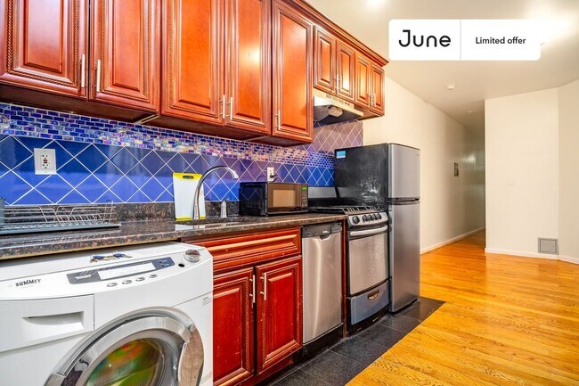 Building Photo - 140 West 109th Street