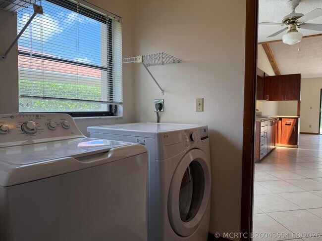 Foto del edificio - 1066 NW 97th Ave