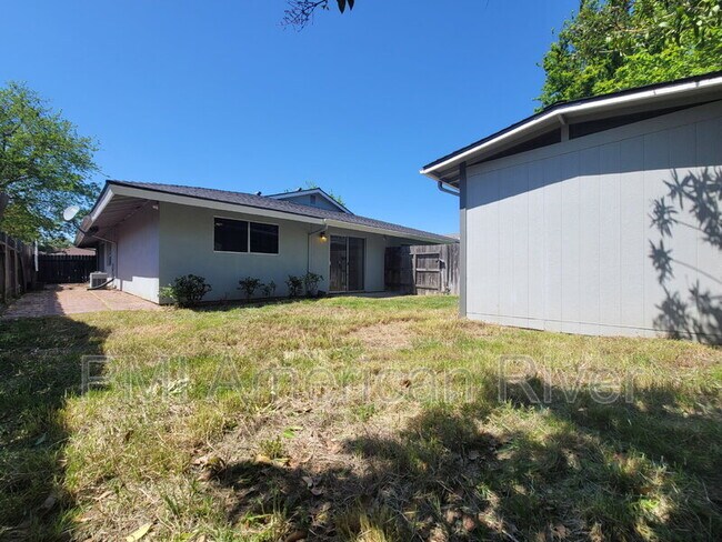 Building Photo - 3028 Olive Glen Ct
