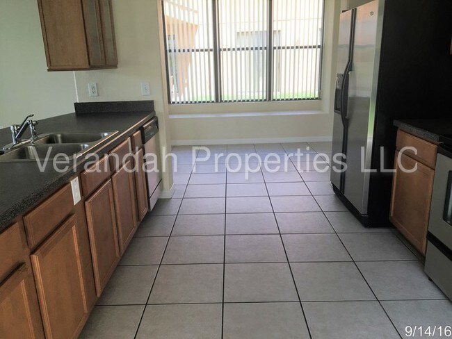 Building Photo - 10048 Silver Laurel Way