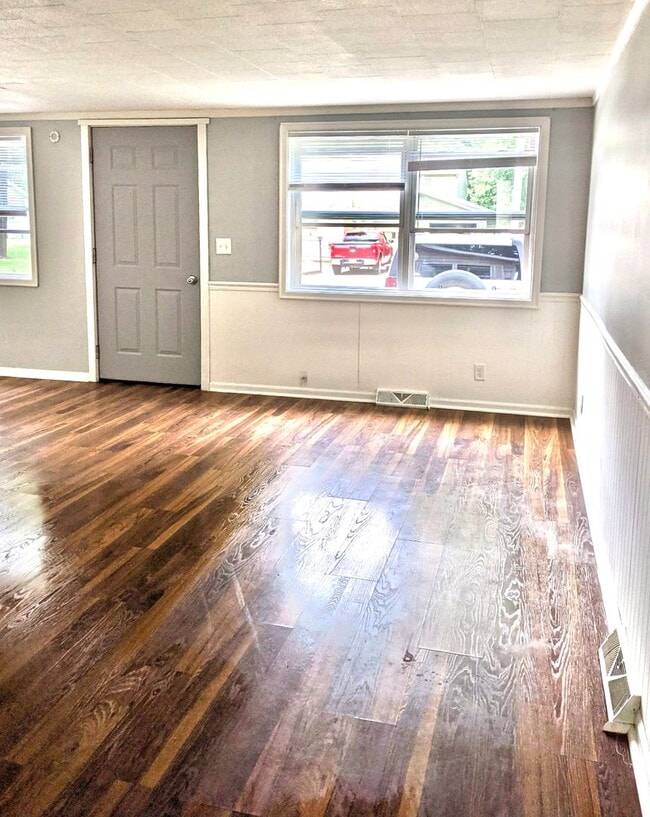 Building Photo - 2506-2510 Oriole