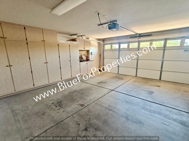 Building Photo - 12628 N Running Coyote Dr