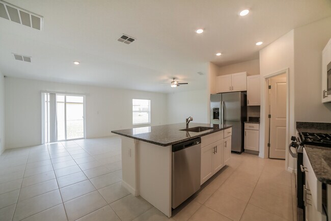 Foto del edificio - 4113 84th Ct E