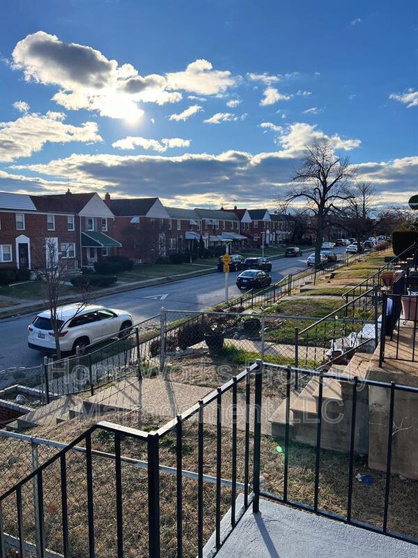 Building Photo - 3744 Elmley Ave